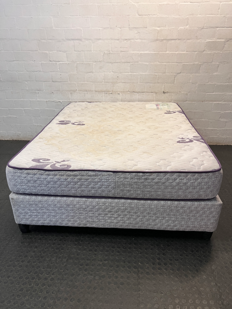Queen Size Base Set with Fleur-de-lis Accents — Visible Surface Staining and Use