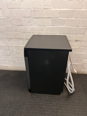 Siemens Silver Freestanding Dishwasher — Good Working Order