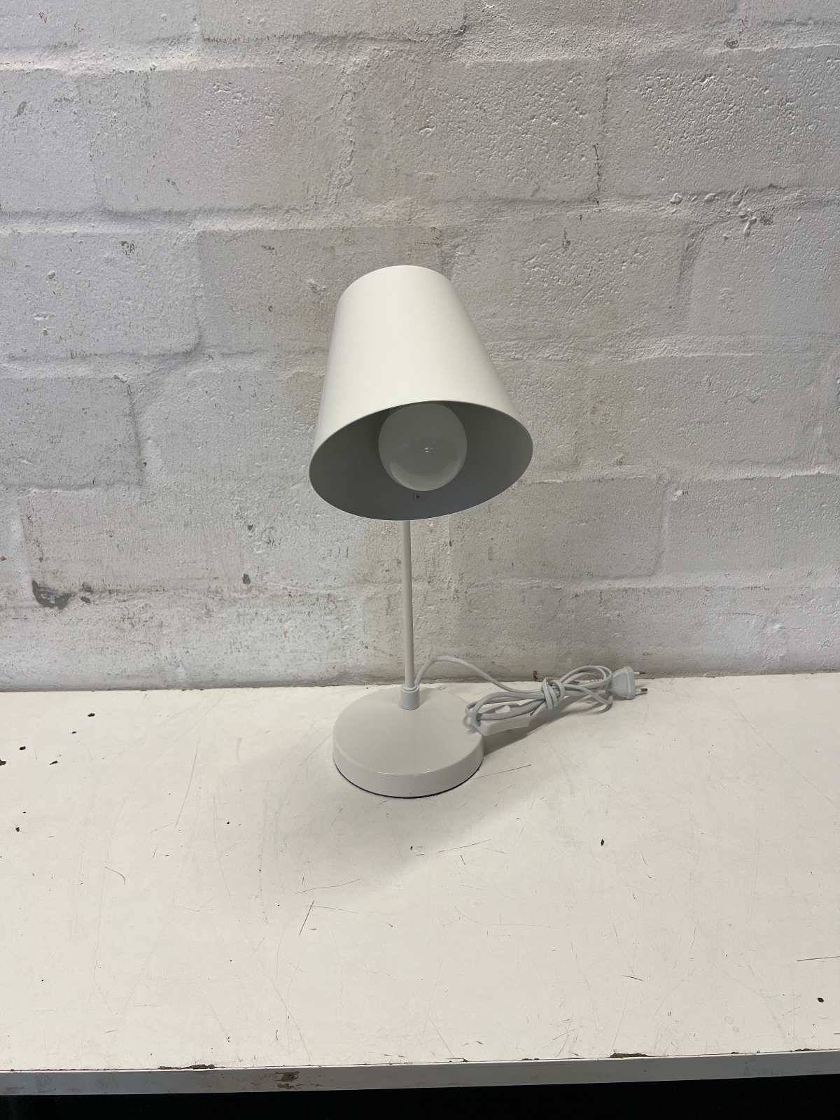 Pair of Minimalist White Metal Desk Lamps - 2ndhandwarehouse.com