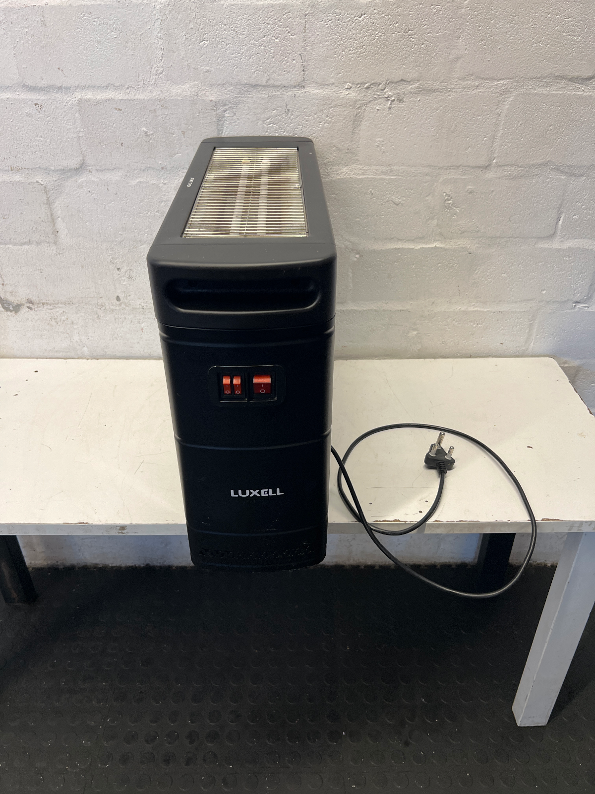 Luxell 2400W Quartz Heater - Fair Condition - 2ndhandwarehouse.com