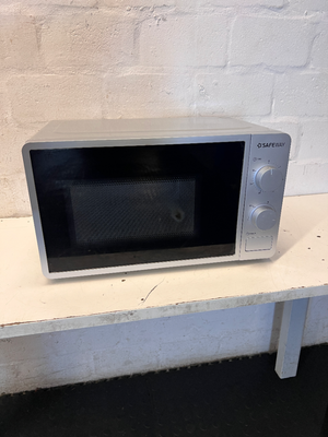 Safeway 20L Microwave - Good Condition with Minor Rear Dent - 2ndhandwarehouse.com