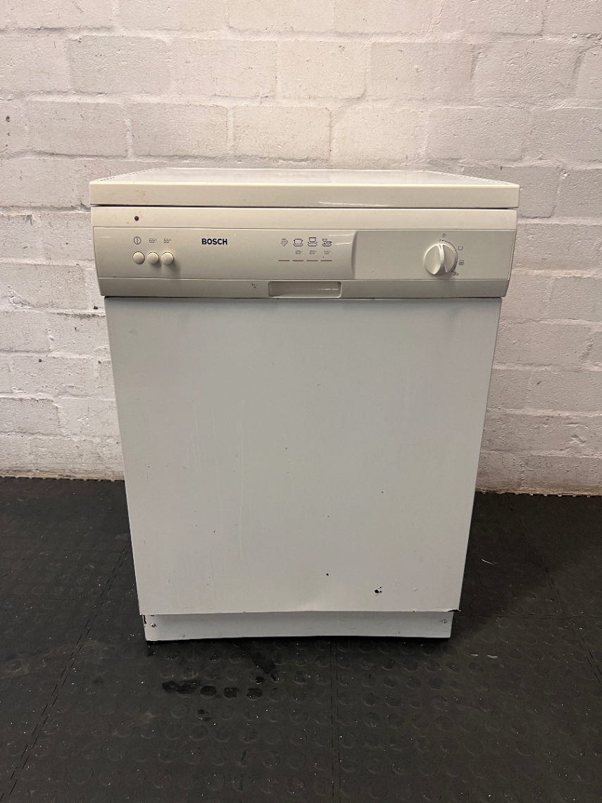 White Bosch Freestanding Dishwasher — Working Order with Damaged Rope - 2ndhandwarehouse.com