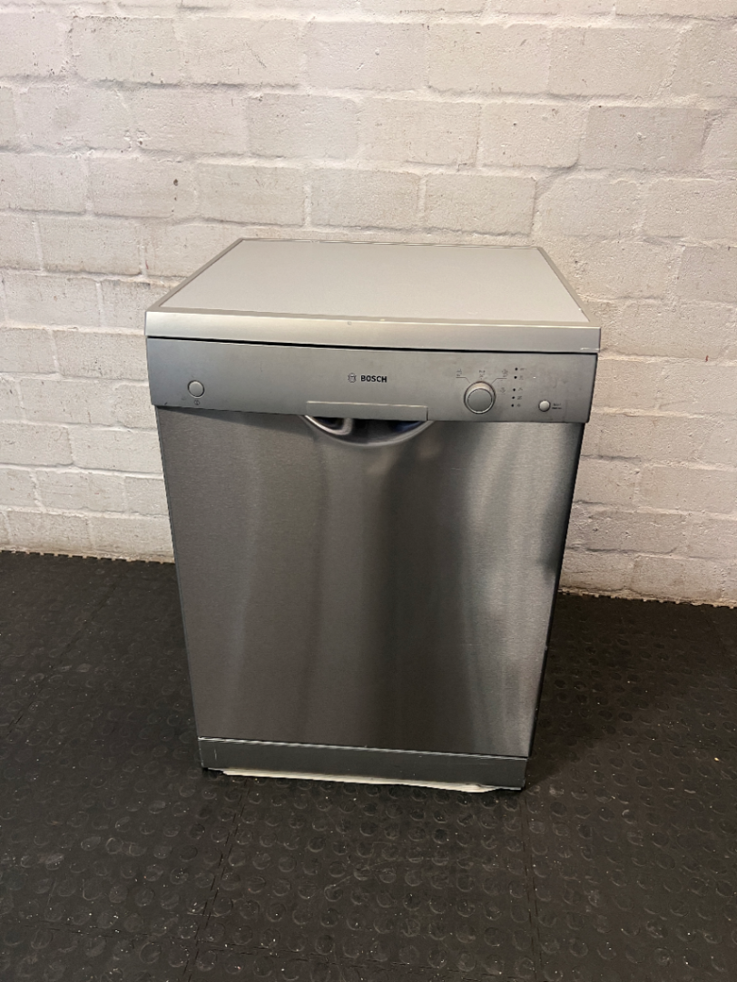 Bosch Freestanding Dishwasher in Metallic Grey — Good Working Order