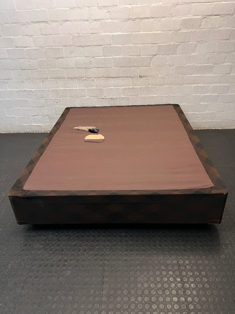 Queen Patterned Upholstered Bed Base