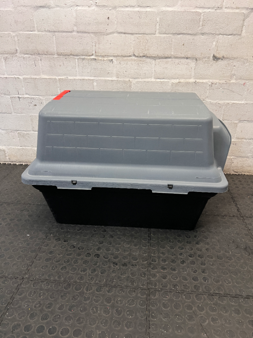 Two-Tone Plastic Dog Kennel with Textured Roof — Fair Used Condition