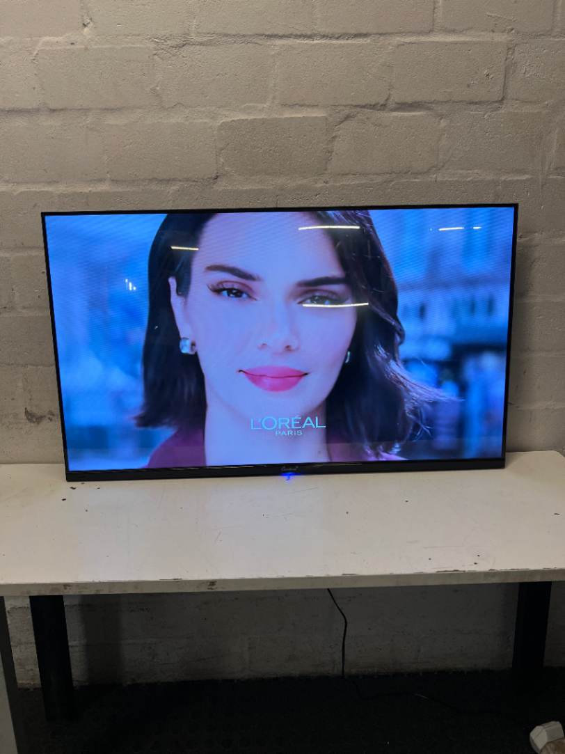 Condere 43-Inch Black Smart TV — Good Working Order