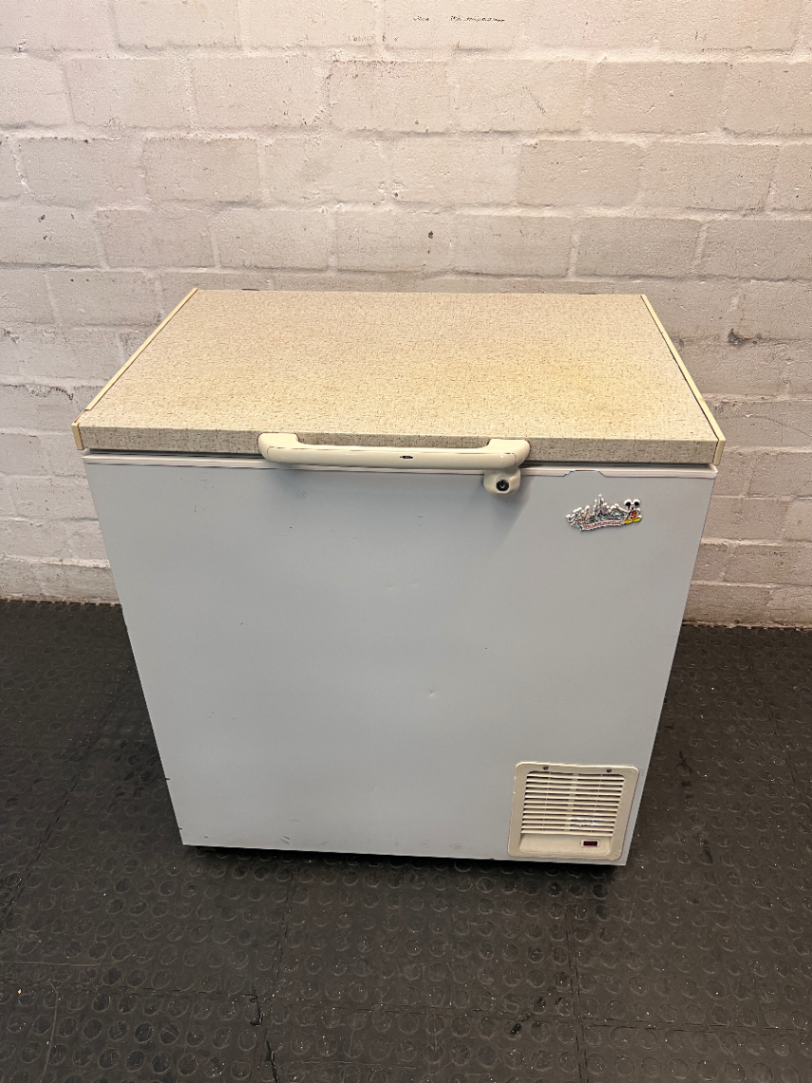 White Chest Freezer with Countertop Lid — Working; Fair Condition