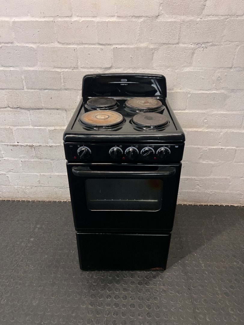 Defy 4-Plate Compact Freestanding Black Stove — Good Working Order