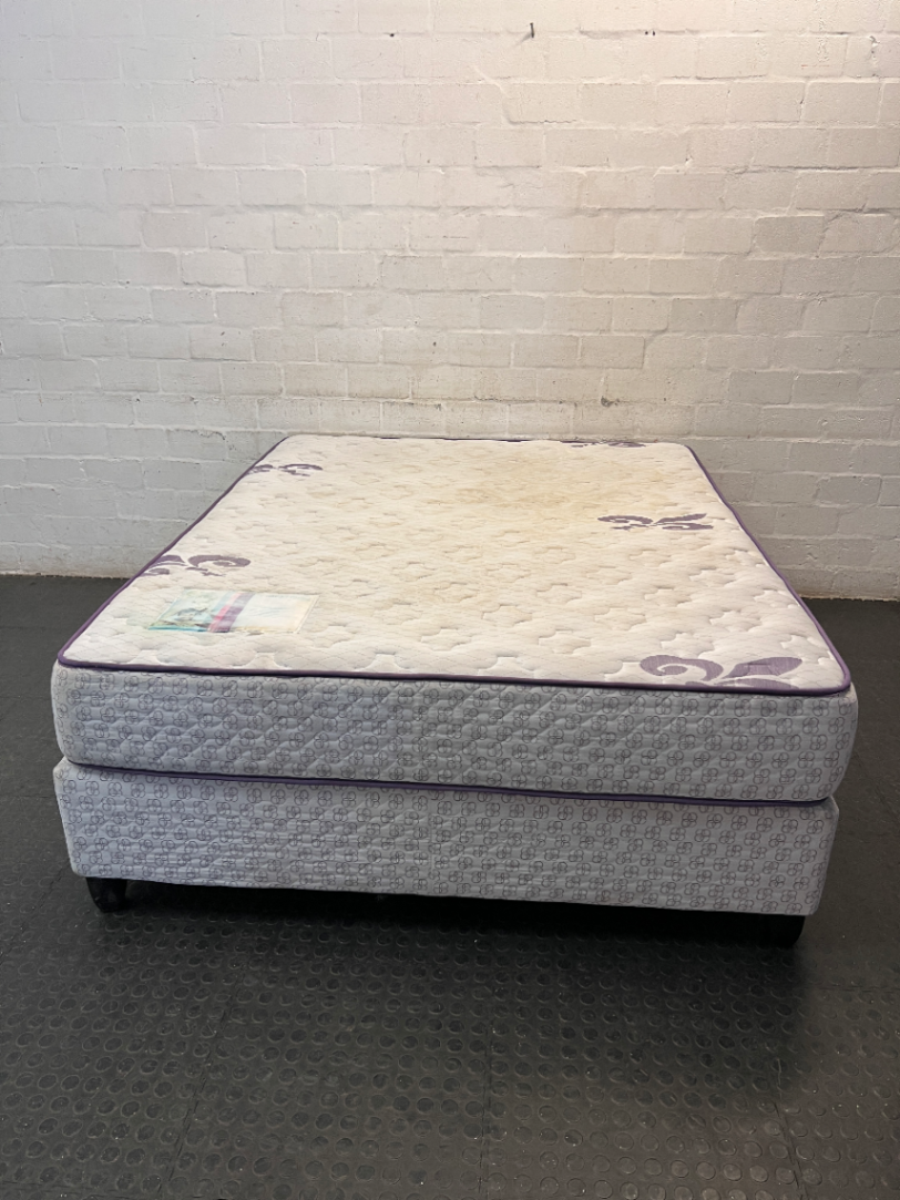 Queen Size Base Set with Fleur-de-lis Accents — Visible Surface Staining and Use