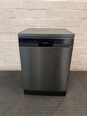 Siemens Silver Freestanding Dishwasher — Good Working Order