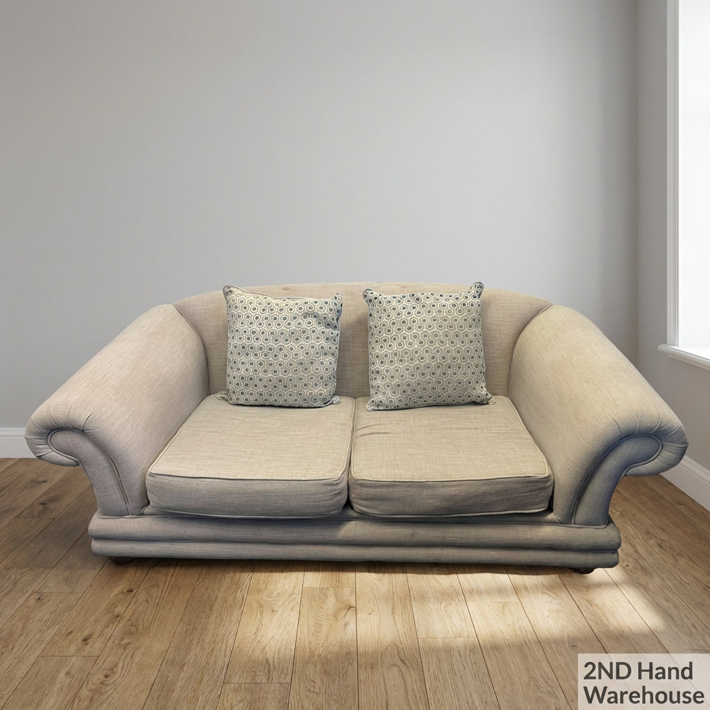 Charming Neutral Loveseat with Accent Pillows ✨