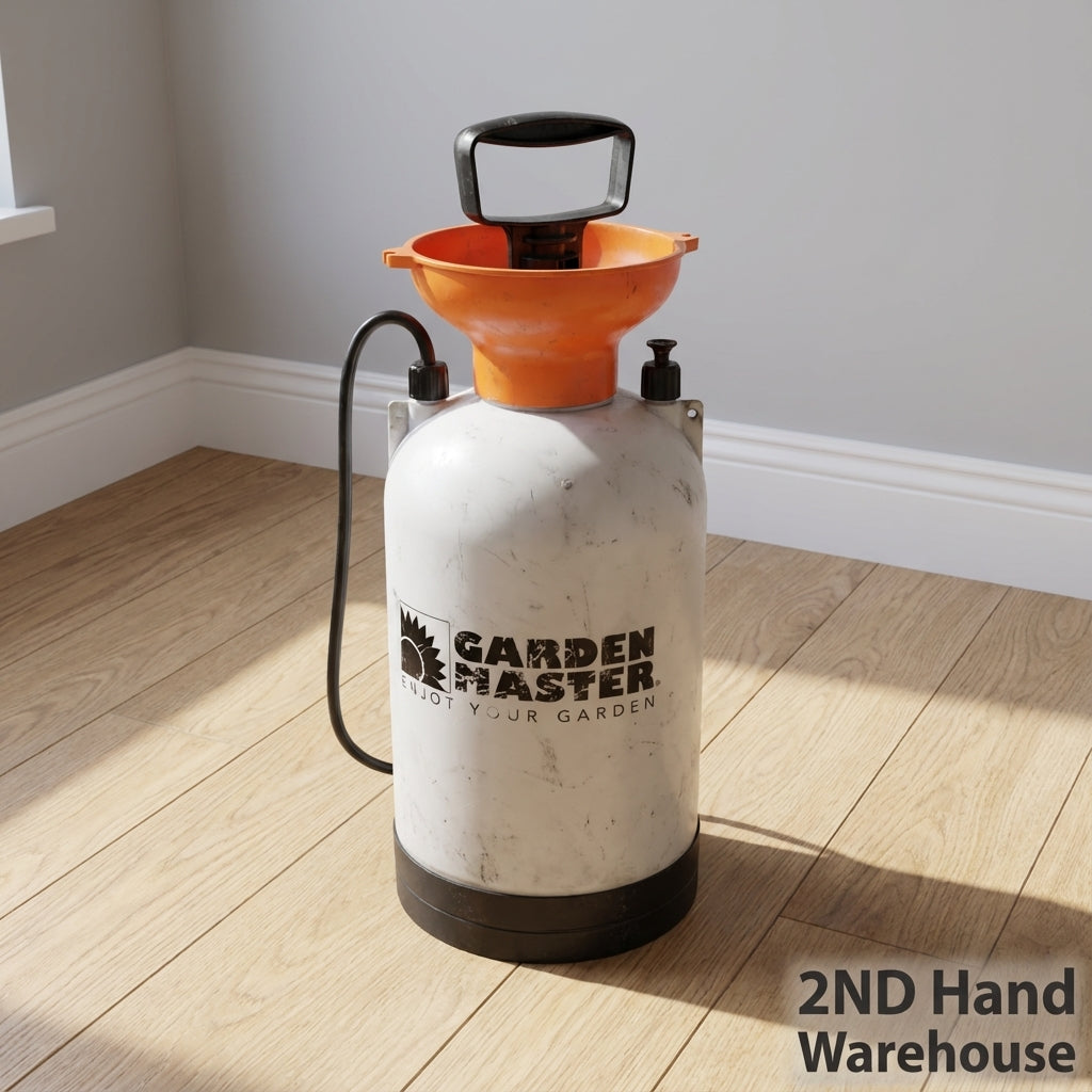Garden Master Manual Pressure Sprayer - White & Orange - 2ndhandwarehouse.com