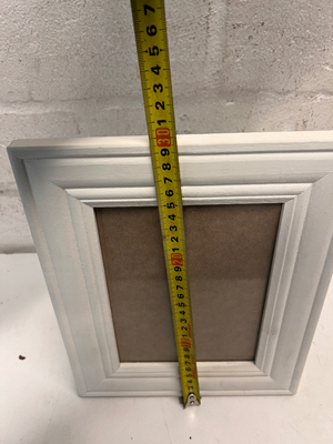 Classic White Contoured Picture Frame — Good Working Order - 2ndhandwarehouse.com