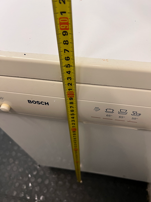 White Bosch Freestanding Dishwasher — Working Order with Damaged Rope - 2ndhandwarehouse.com