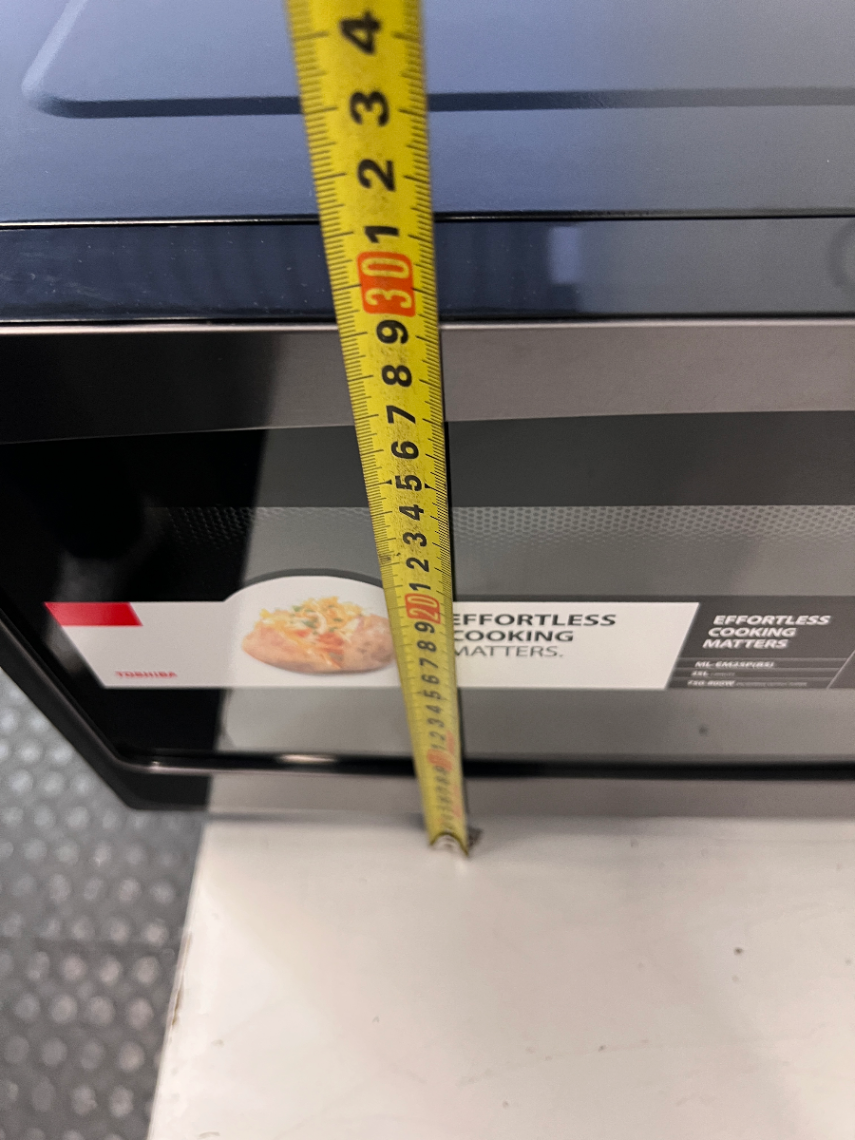 Toshiba Countertop Microwave in Black — Good Working Order