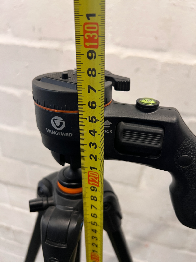 Vanguard Tripod with Pistol Grip Handle — Good Working Order