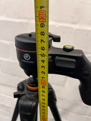 Vanguard Tripod with Pistol Grip Handle — Good Working Order