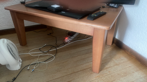Classic Honey-Toned Wooden Coffee Table - 2ndhandwarehouse.com