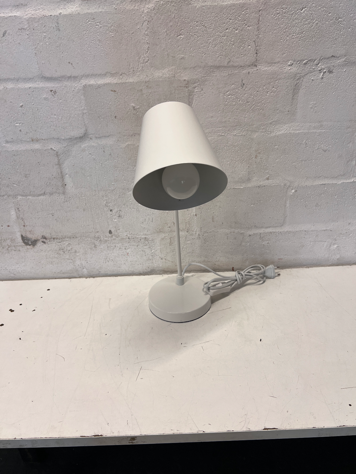 Pair of Minimalist White Metal Desk Lamps - 2ndhandwarehouse.com