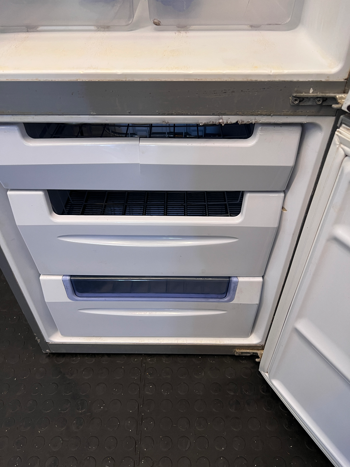 Sleek Silver Whirlpool Double Door Fridge/Freezer - 2ndhandwarehouse.com