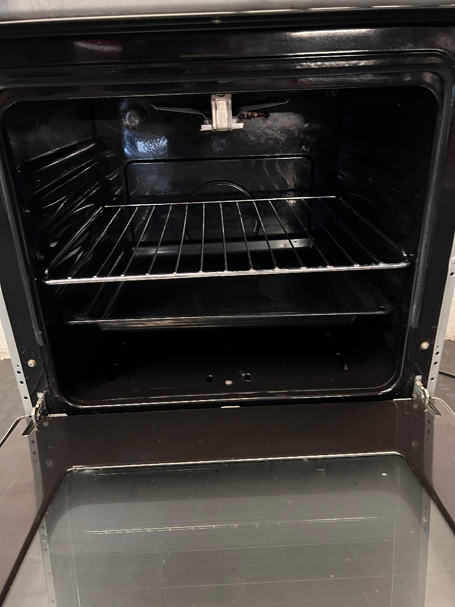 Defy 4-Plate Gas Stove - Good Condition - 2ndhandwarehouse.com