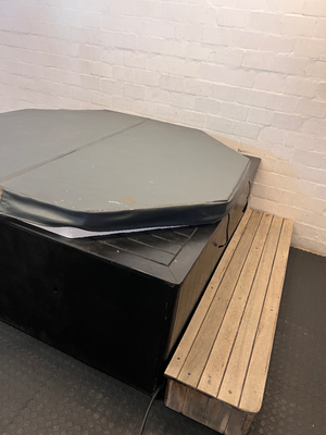Hexagonal White Jacuzzi with Cover - Untested, As-Is - 2ndhandwarehouse.com