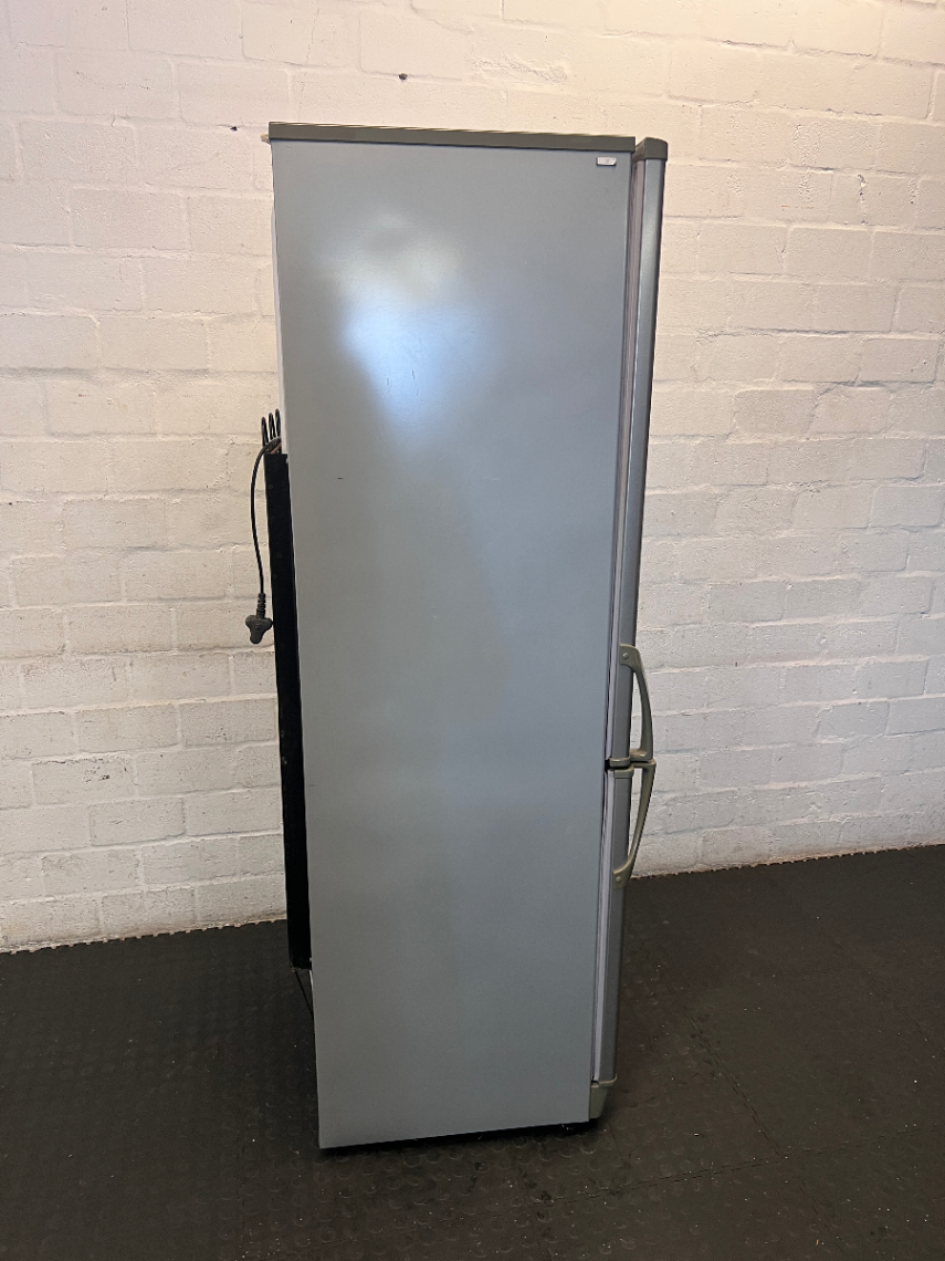 Defy Single Door Fridge Freezer - Needs Gas / Failed Testing (As-Is) - 2ndhandwarehouse.com