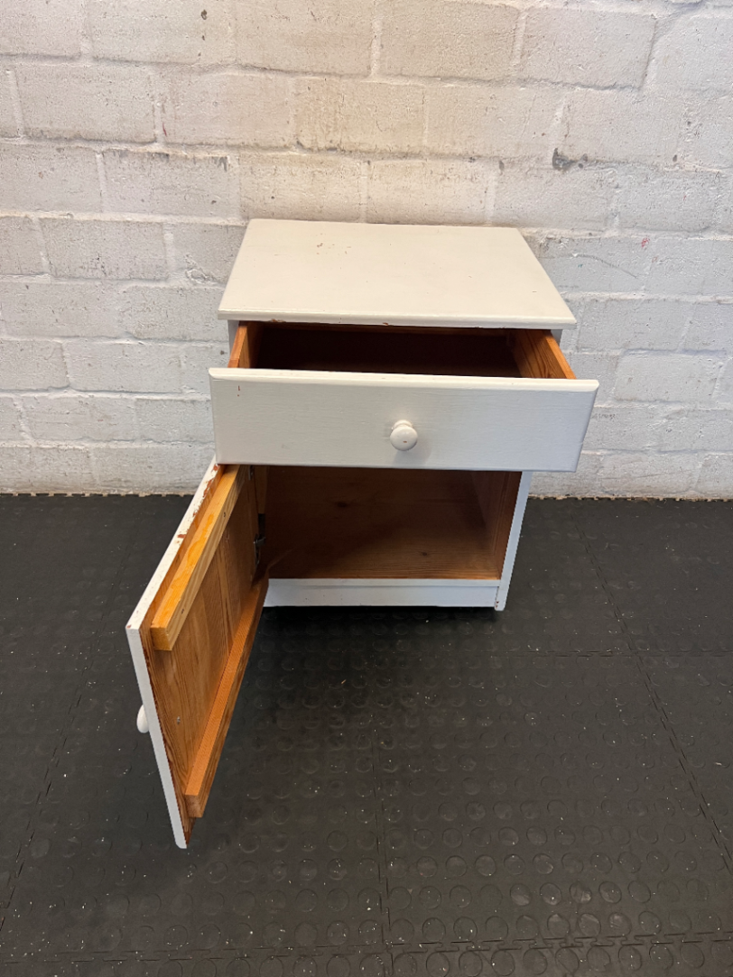 Anouk Vintage Side Table - Noticeable Water Stains on Top - 2ndhandwarehouse.com