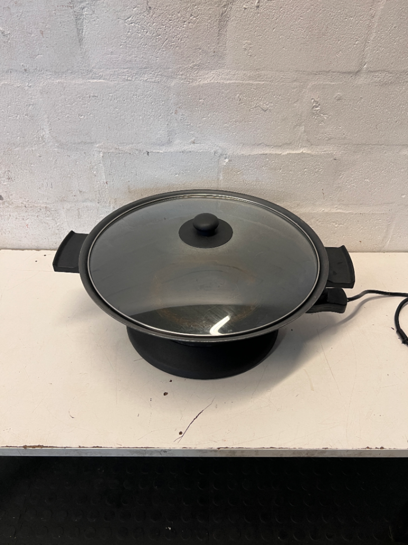 Sunbeam Electric Wok - Fair Condition (Worn Coating & Tape on Cord) - 2ndhandwarehouse.com