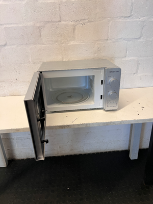 Safeway 20L Microwave - Good Condition with Minor Rear Dent - 2ndhandwarehouse.com