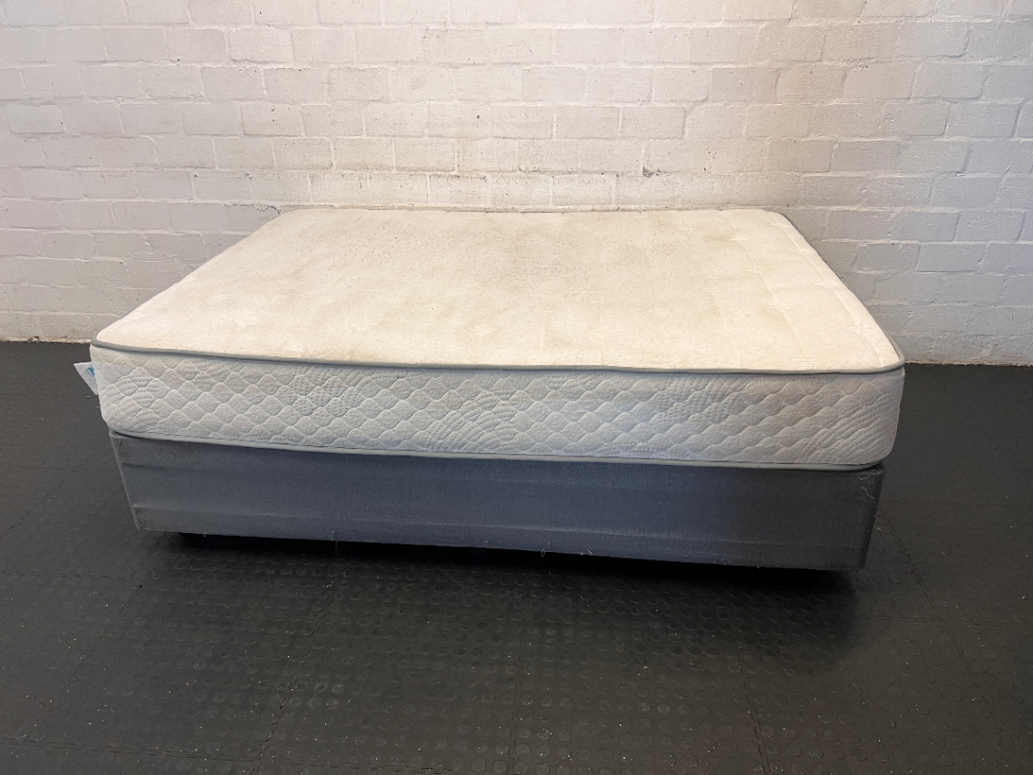 Double Bed & Mewar Iris Mattress - Grey Base (Staining & Scratches) - 2ndhandwarehouse.com
