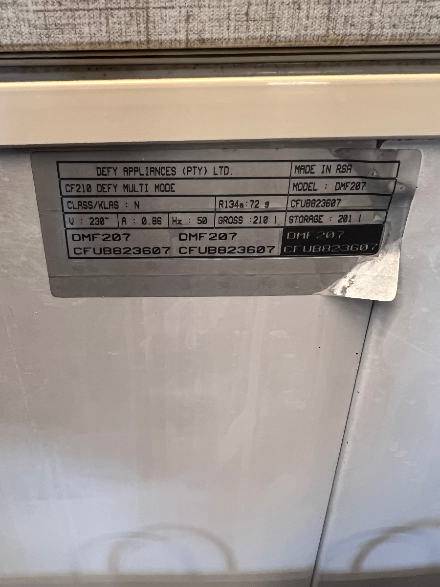 Defy 210L Chest Freezer - Visible Interior Damage - 2ndhandwarehouse.com