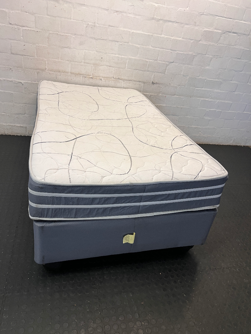 Sleepmasters Seattle MKII Three Quarter Bed Set - Small Tear on Side - 2ndhandwarehouse.com