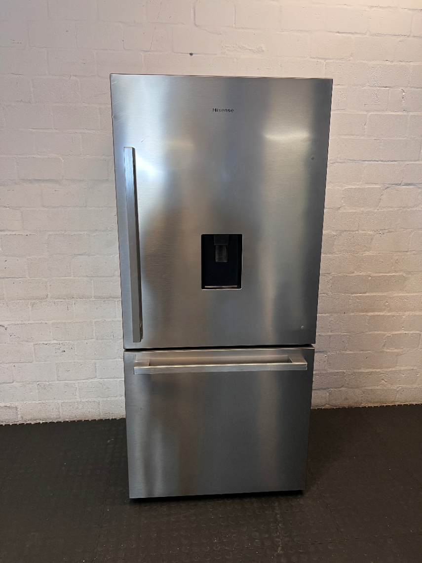 Sleek Silver Hisense Fridge with Water Dispenser - Bottom Freezer - 2ndhandwarehouse.com