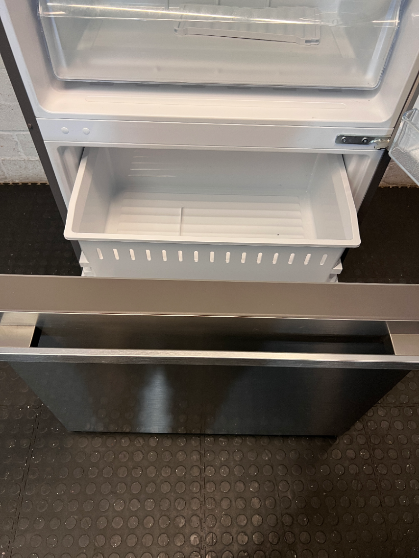 Sleek Silver Hisense Fridge with Water Dispenser - Bottom Freezer - 2ndhandwarehouse.com