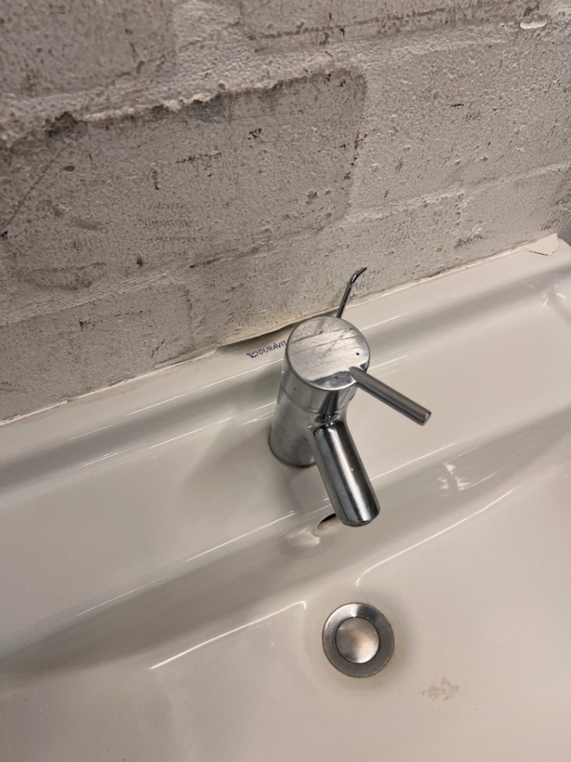 Large Ceramic Bathroom Basin - Used Fair Condition (No Tap) - 2ndhandwarehouse.com