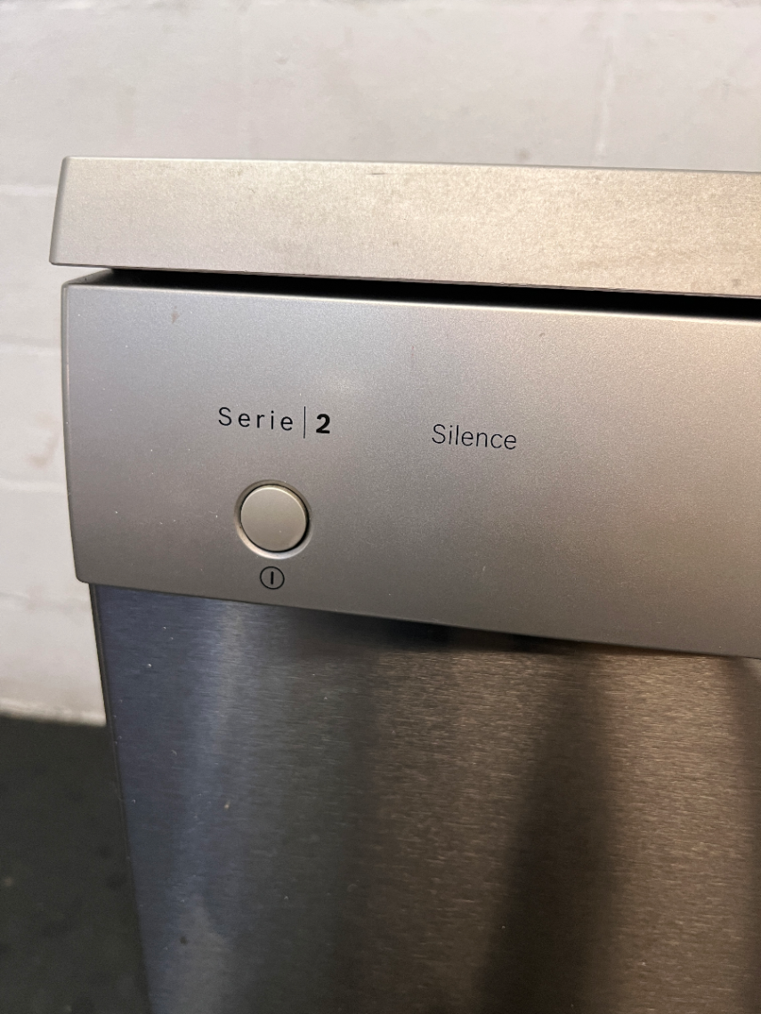 Bosch Serie 2 Silver Freestanding Dishwasher — Clean and Tested - 2ndhandwarehouse.com