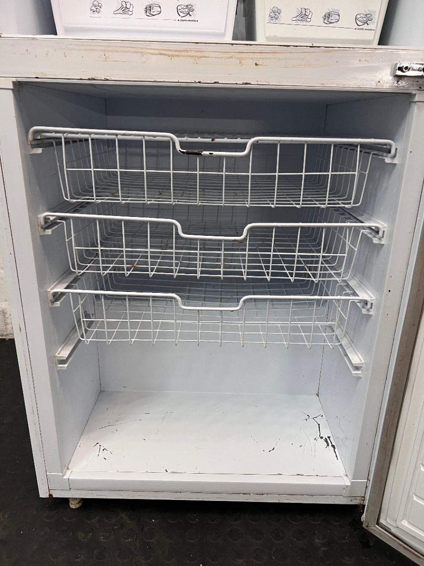Fridge Master White Bottom Mount Fridge Freezer — Working Order with Scrapemarks in Freezer - 2ndhandwarehouse.com