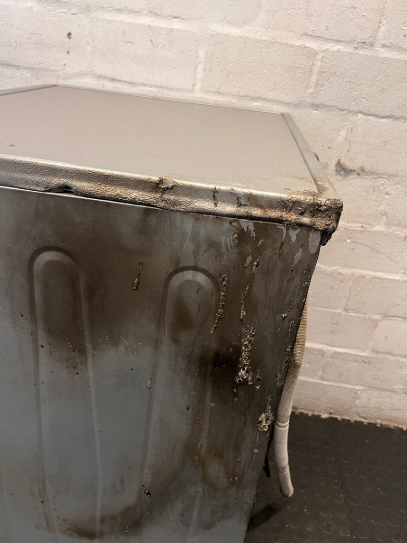 Silver Defy Freestanding Dishwasher — Working Order with Superficial Exterior D - 2ndhandwarehouse.com