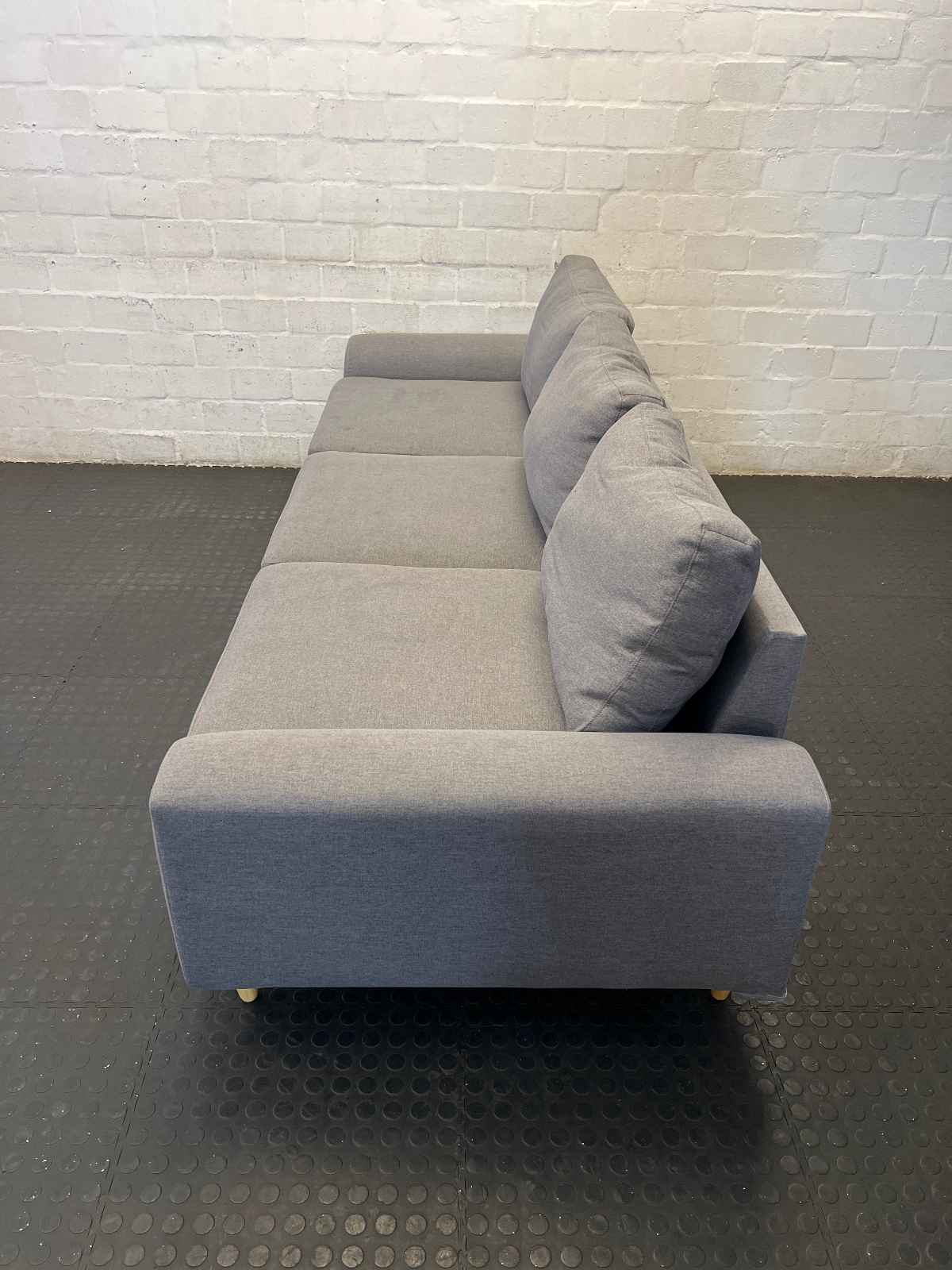 Contemporary Grey 3-Seater Fabric Couch - 2ndhandwarehouse.com