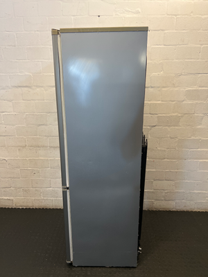 Sleek Silver Whirlpool Double Door Fridge/Freezer - 2ndhandwarehouse.com