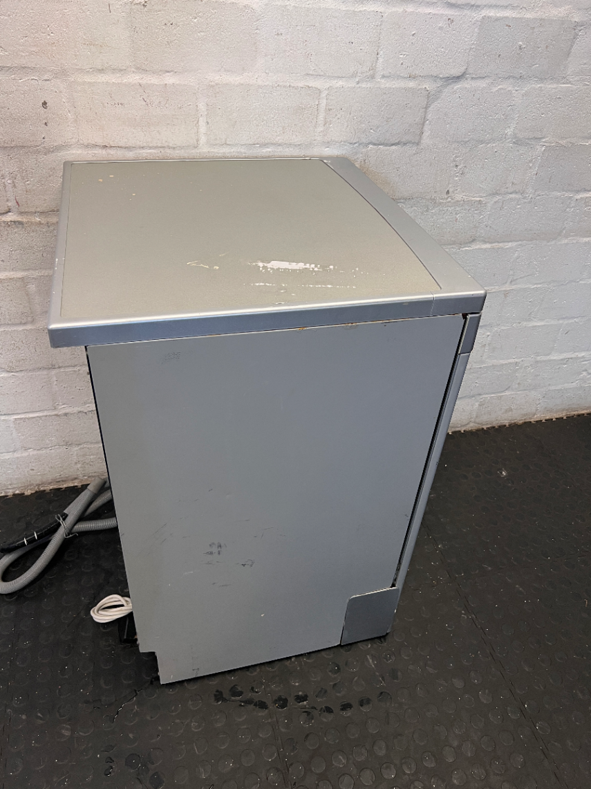 Russell Hobbs 12-Place Dishwasher - Exterior Scuffs, Working 100% - 2ndhandwarehouse.com