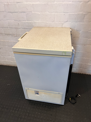 Defy 210L Chest Freezer - Visible Interior Damage - 2ndhandwarehouse.com