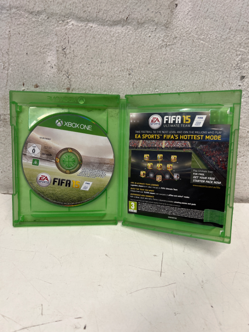 FIFA 15 (Xbox One) - Heavily Scuffed Case Cover - 2ndhandwarehouse.com