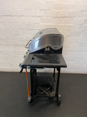 Terrace Leisure 4-Burner Gas Braai - Surface Rust & Wear - 2ndhandwarehouse.com