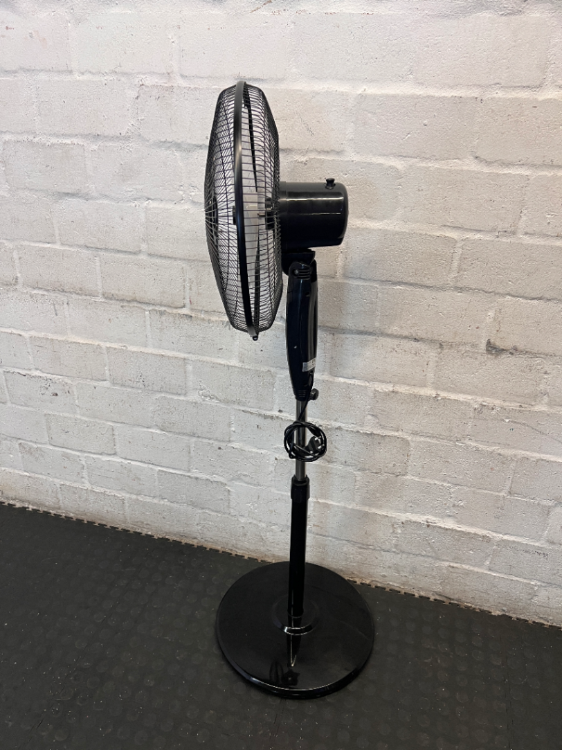 Black Elektra Pedestal Fan - Fair Condition - 2ndhandwarehouse.com