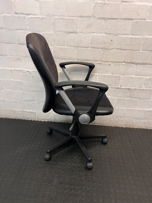 Ergonomic Two-Tone Office Chair with Armrests - 2ndhandwarehouse.com