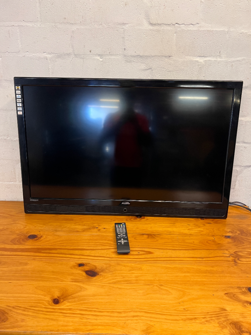 Proline Smart TV with Remote Control — Good Working Order with Wall Bracket - 2ndhandwarehouse.com