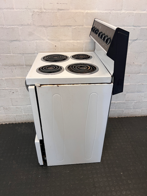 Defy Kitchenaire Six Twenty Electric Stove — One Plate Not Working and Rusted Coils - 2ndhandwarehouse.com