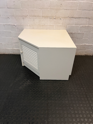 5 Piece White Bedroom Wardrobe and Dressing Unit — Well Used with Worn Paint F - 2ndhandwarehouse.com